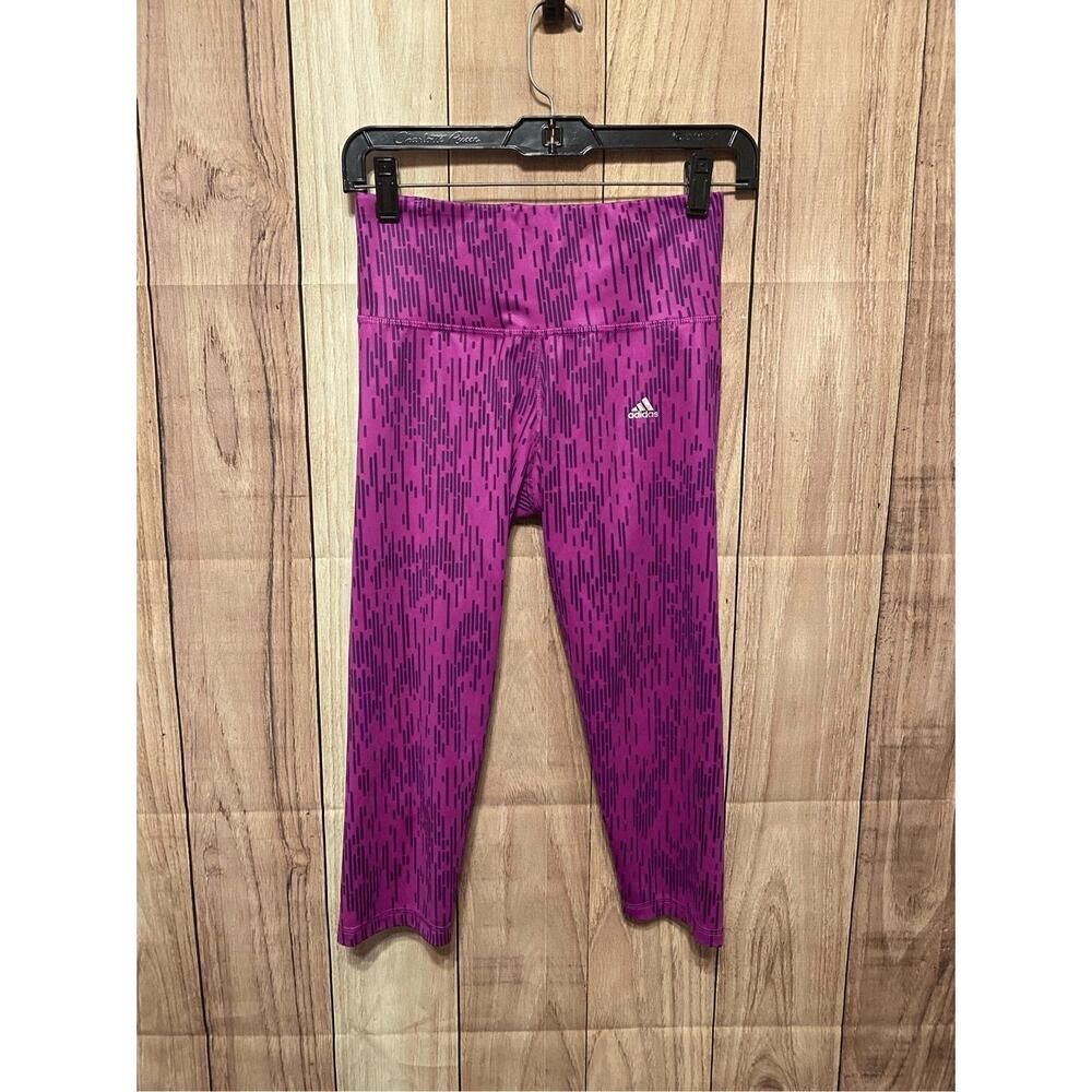Adidas Small pink/purple active wear cropped leggings athletic